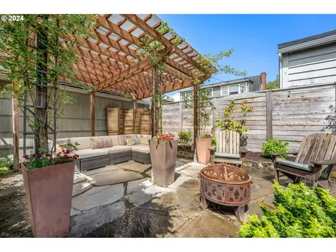 3433 SE Henry Street Portland OR 97202