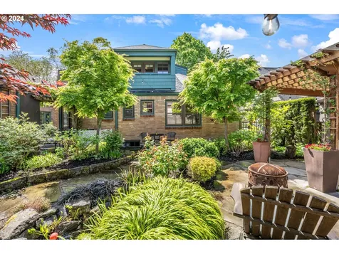 3433 SE Henry Street Portland OR 97202