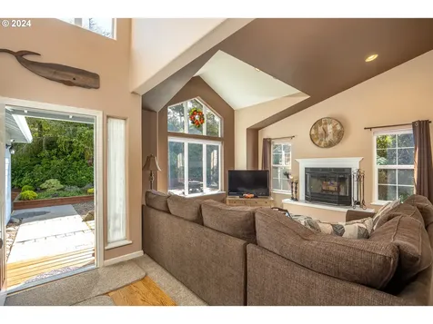 88030 Windleaf Way Florence OR 97439