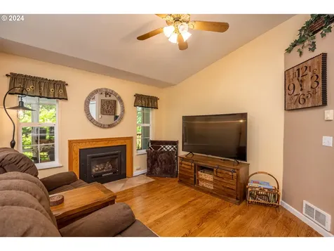 88030 Windleaf Way Florence OR 97439