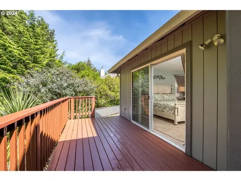 88030 Windleaf Way Florence OR 97439