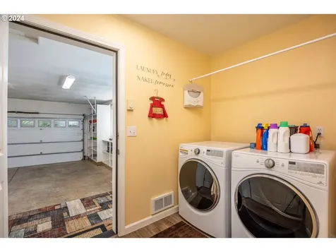 88030 Windleaf Way Florence OR 97439