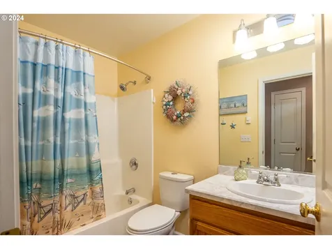 88030 Windleaf Way Florence OR 97439