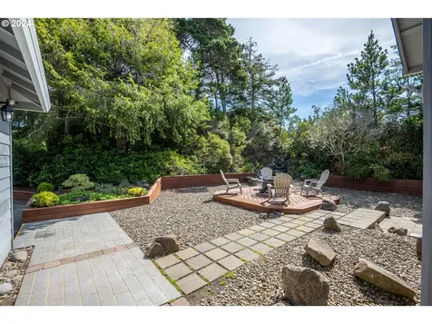 88030 Windleaf Way Florence OR 97439