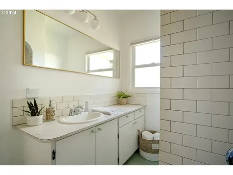1600 Ne 63rd Avenue Portland OR 97213