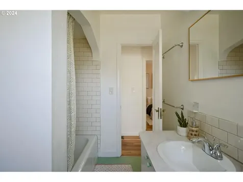 1600 Ne 63rd Avenue Portland OR 97213