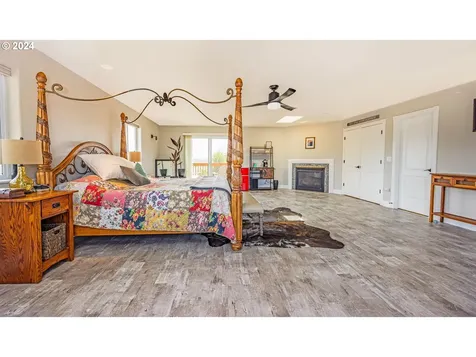 1076 Applegate Place Harrisburg OR 97446