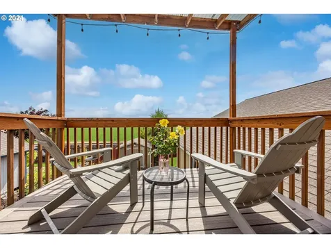 1076 Applegate Place Harrisburg OR 97446