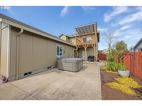 1076 Applegate Place Harrisburg OR 97446