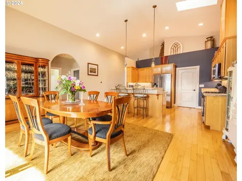 1076 Applegate Place Harrisburg OR 97446
