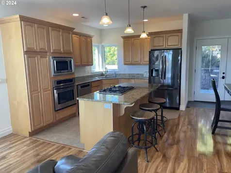1174 Nautical Lane Coos Bay OR 97420