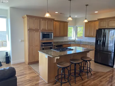 1174 Nautical Lane Coos Bay OR 97420