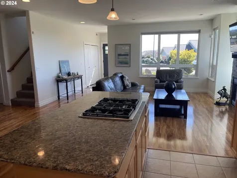 1174 Nautical Lane Coos Bay OR 97420