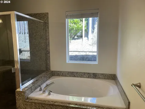 1174 Nautical Lane Coos Bay OR 97420