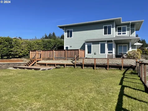 1174 Nautical Lane Coos Bay OR 97420