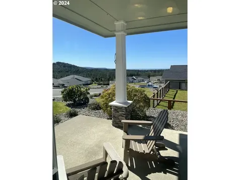 1174 Nautical Lane Coos Bay OR 97420