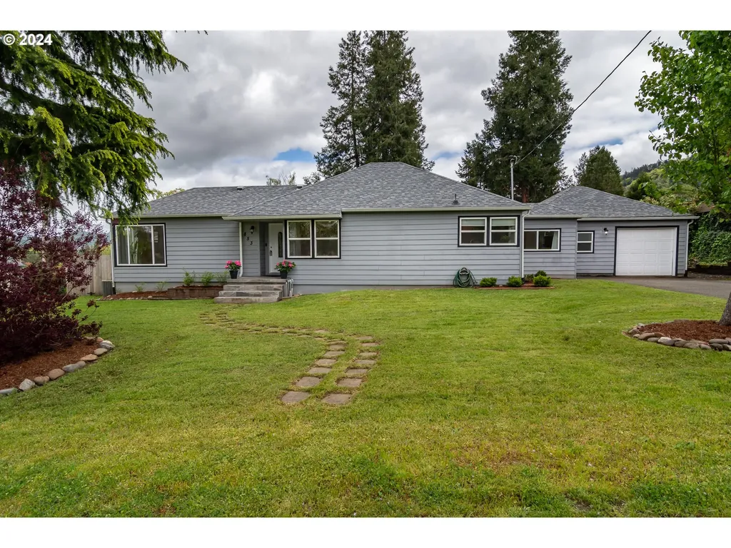 853 W Rainbow Street Roseburg OR 97471