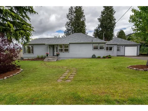 853 W Rainbow Street Roseburg OR 97471