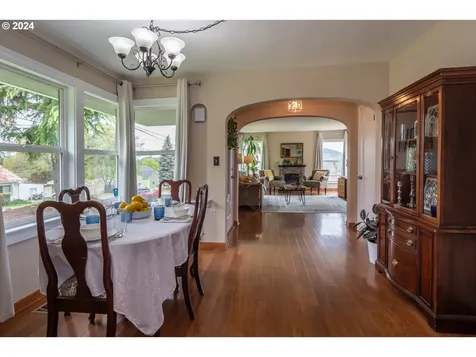 853 W Rainbow Street Roseburg OR 97471