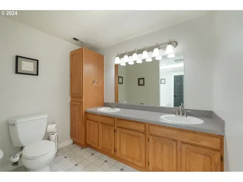 2740 Foxhaven Drive Se Salem OR 97306
