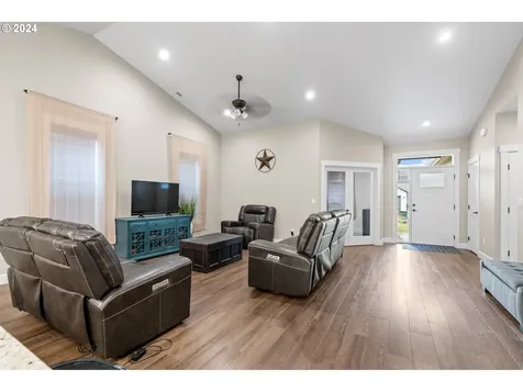 845 E Autumn Avenue Hermiston OR 97838