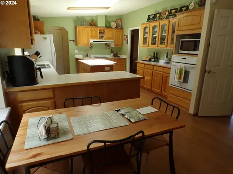 1722 Nw Wallace Road Mcminnville OR 97128
