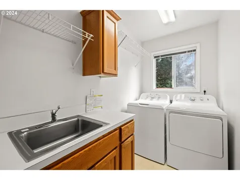 6324 SW Ash Creek Drive Portland OR 97219