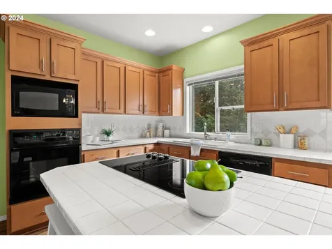 6324 SW Ash Creek Drive Portland OR 97219