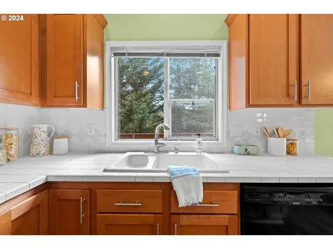 6324 SW Ash Creek Drive Portland OR 97219