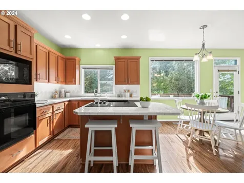 6324 SW Ash Creek Drive Portland OR 97219