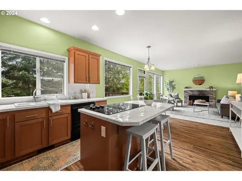6324 SW Ash Creek Drive Portland OR 97219