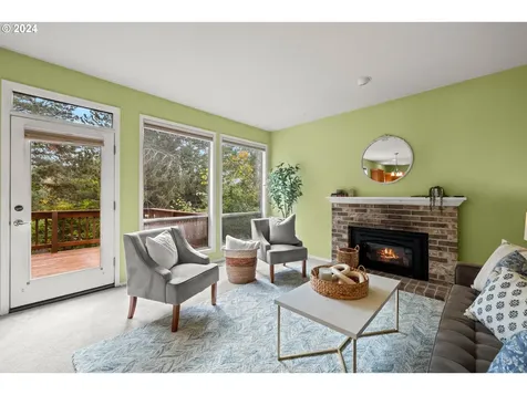 6324 SW Ash Creek Drive Portland OR 97219