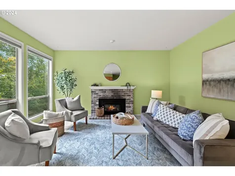 6324 SW Ash Creek Drive Portland OR 97219
