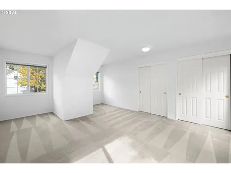6324 SW Ash Creek Drive Portland OR 97219