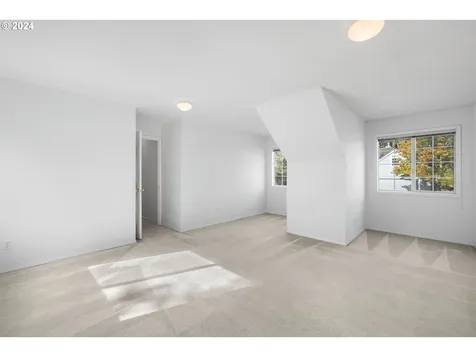 6324 SW Ash Creek Drive Portland OR 97219