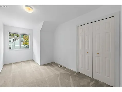 6324 SW Ash Creek Drive Portland OR 97219