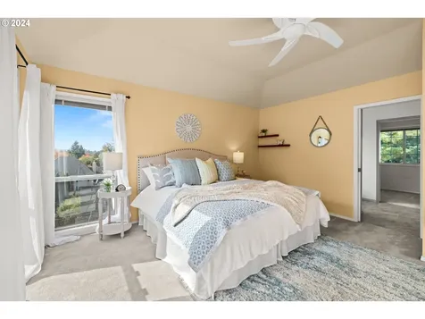 6324 SW Ash Creek Drive Portland OR 97219