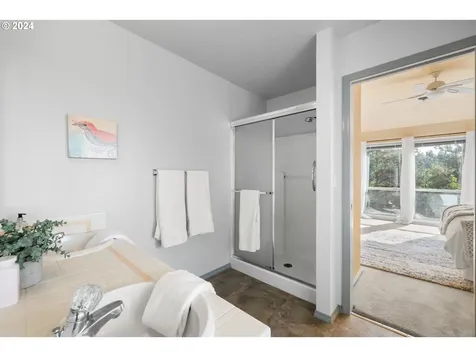 6324 SW Ash Creek Drive Portland OR 97219