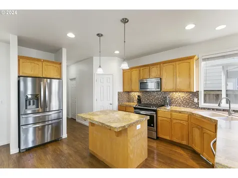 4006 Ne 165th Place Vancouver WA 98682