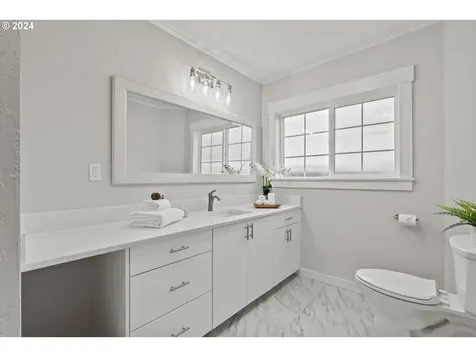 28076 S Dryland Road Canby OR 97013
