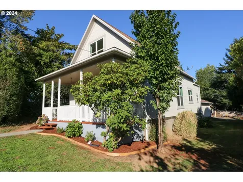 982 S 8th Street Coos Bay OR 97420