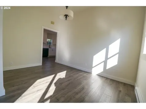 982 S 8th Street Coos Bay OR 97420