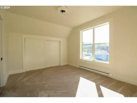 982 S 8th Street Coos Bay OR 97420