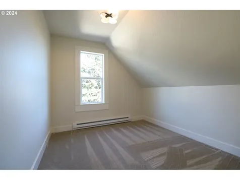 982 S 8th Street Coos Bay OR 97420
