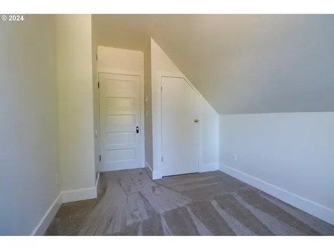 982 S 8th Street Coos Bay OR 97420