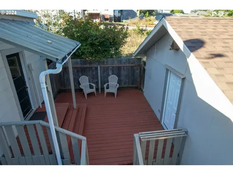 982 S 8th Street Coos Bay OR 97420