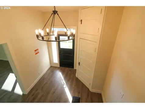 982 S 8th Street Coos Bay OR 97420