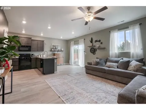 1959 Nw Haun Drive Mcminnville OR 97128