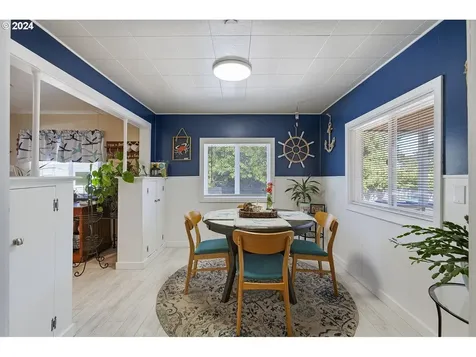 6521 Sw Harbor Avenue Lincoln City OR 97367