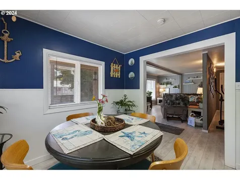6521 Sw Harbor Avenue Lincoln City OR 97367